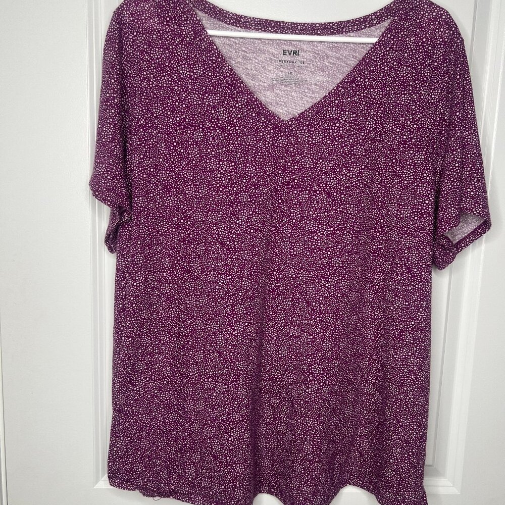 EVRI Purple Dot V-Neck Short Sleeve Tee